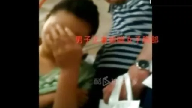 舔吸吮美麗的驢子