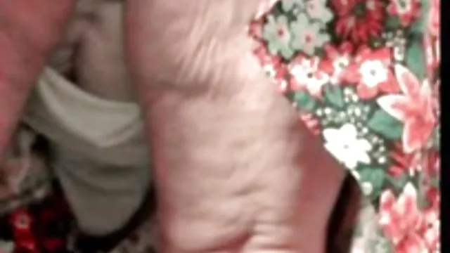 一個非常性感的金發女郎的陰道樂趣