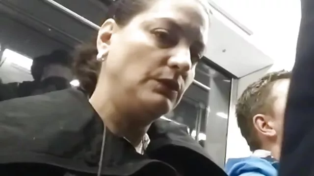 Sasha Knox被她的屁股刺穿了