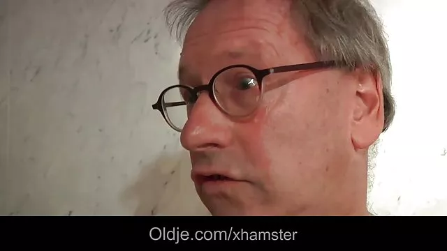 成熟的業餘愛好者被厚厚的minga嗆到了
