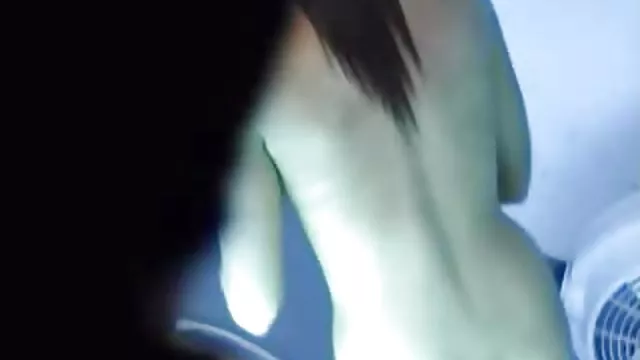 Emylia Argan，一個熱辣的黑髮在外地採取公雞
