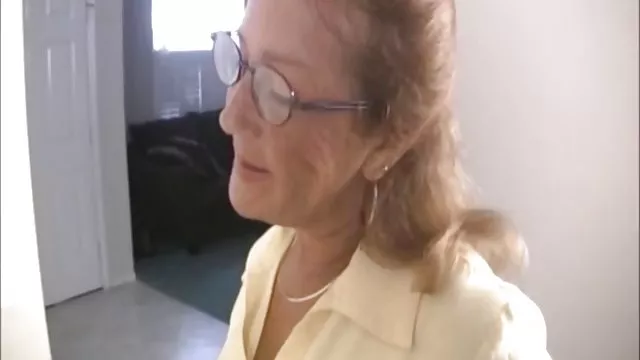 紅發保姆與家庭婚姻睡覺