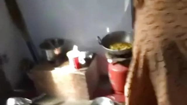 業餘三人組與兩個大學美女