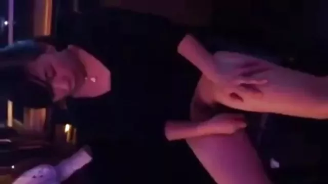 Lara Cumkitten和她的兩個視頻